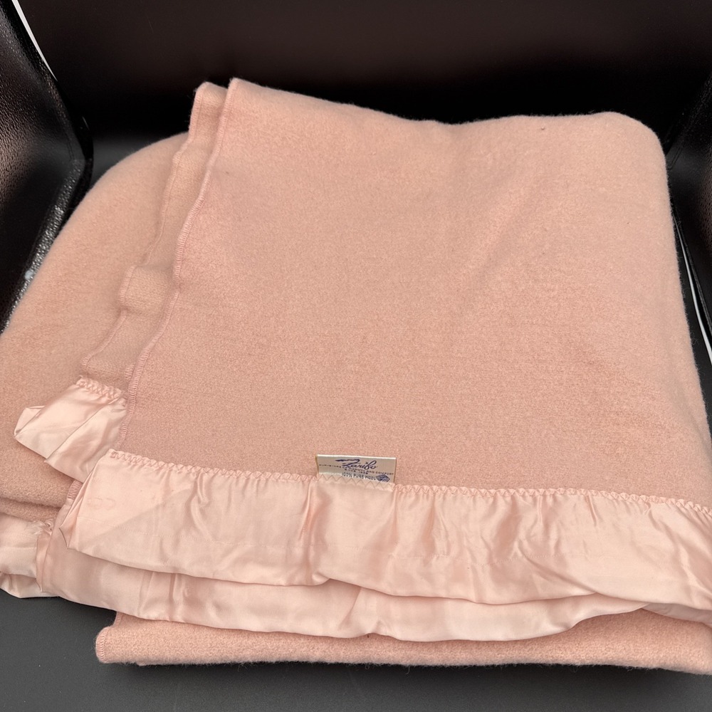 VINTAGE FARIBO-FARIBAULT WOOLLEN MILL CO Pink PURE WOOL BLANKET 74 X 74"
